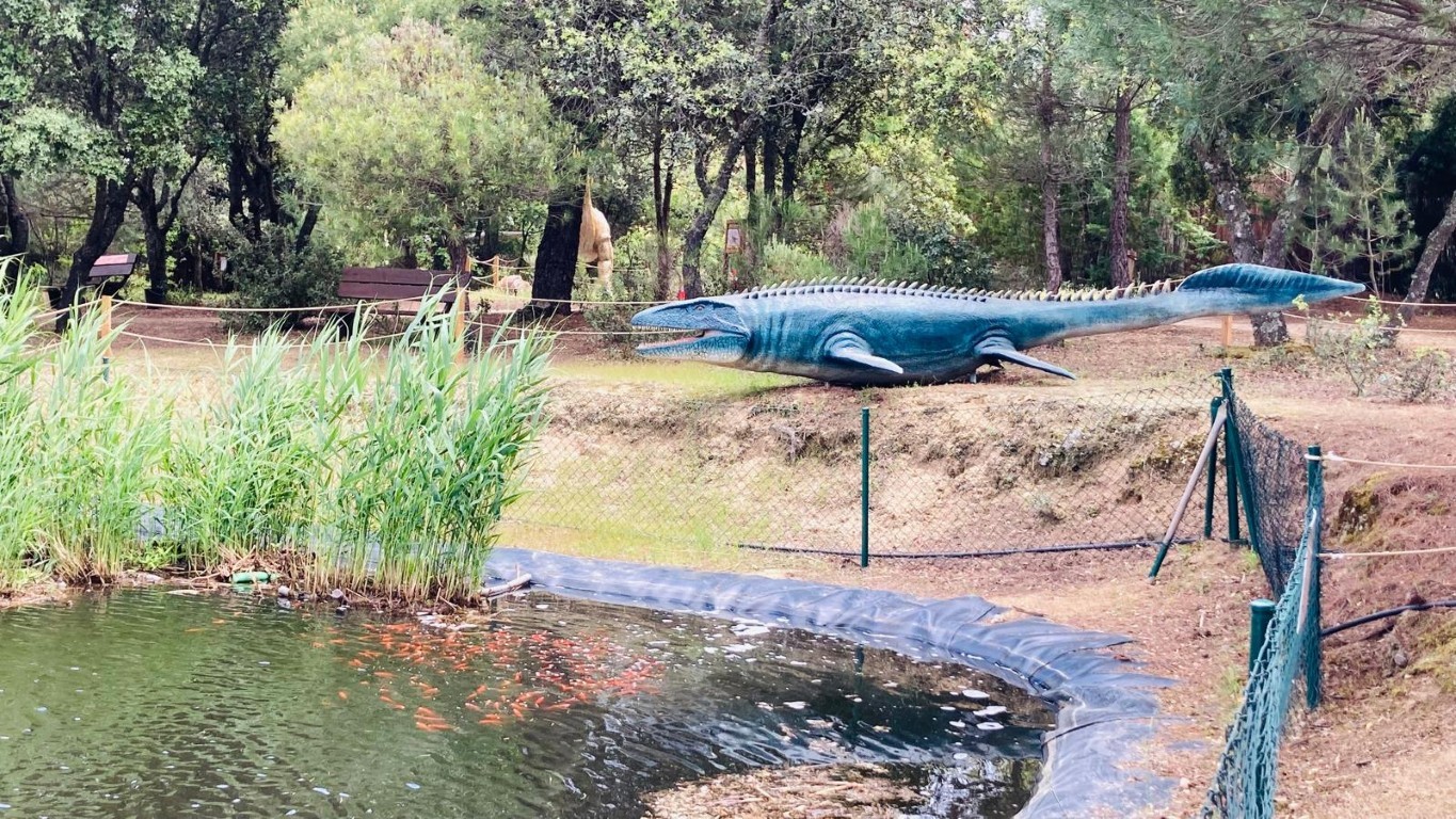 Foto real de Dinolandia
